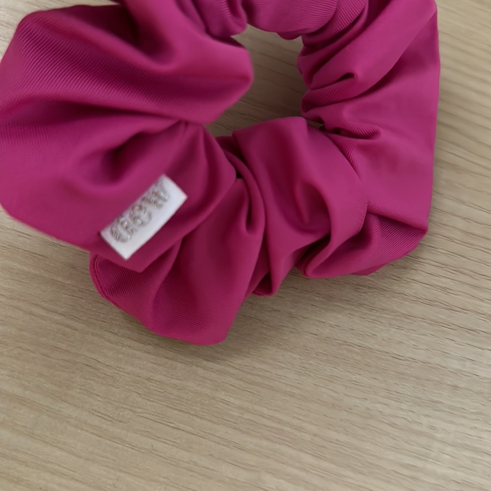 Dew Edit Scrunchie Pink - Picture 3 of 4